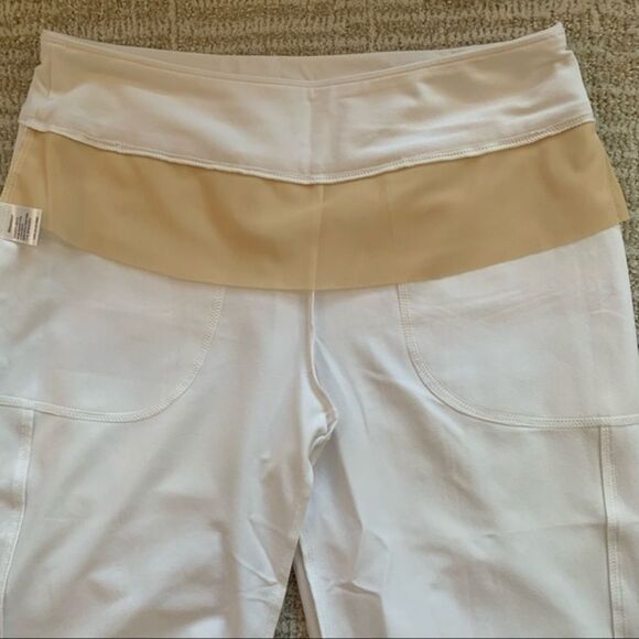 Tail Women’s Golf Shorts Bermuda Length Sz 8 - Picture 3 of 11